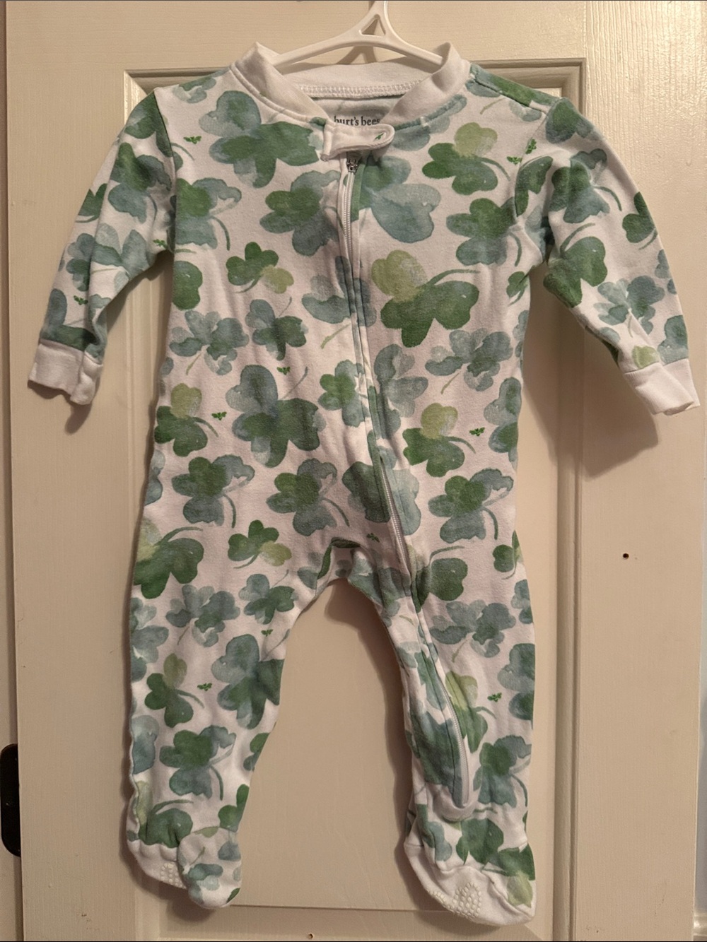 Burt’s Bees Lucky Footed Sleep & Play with Green Shamrock Print 3-6 months